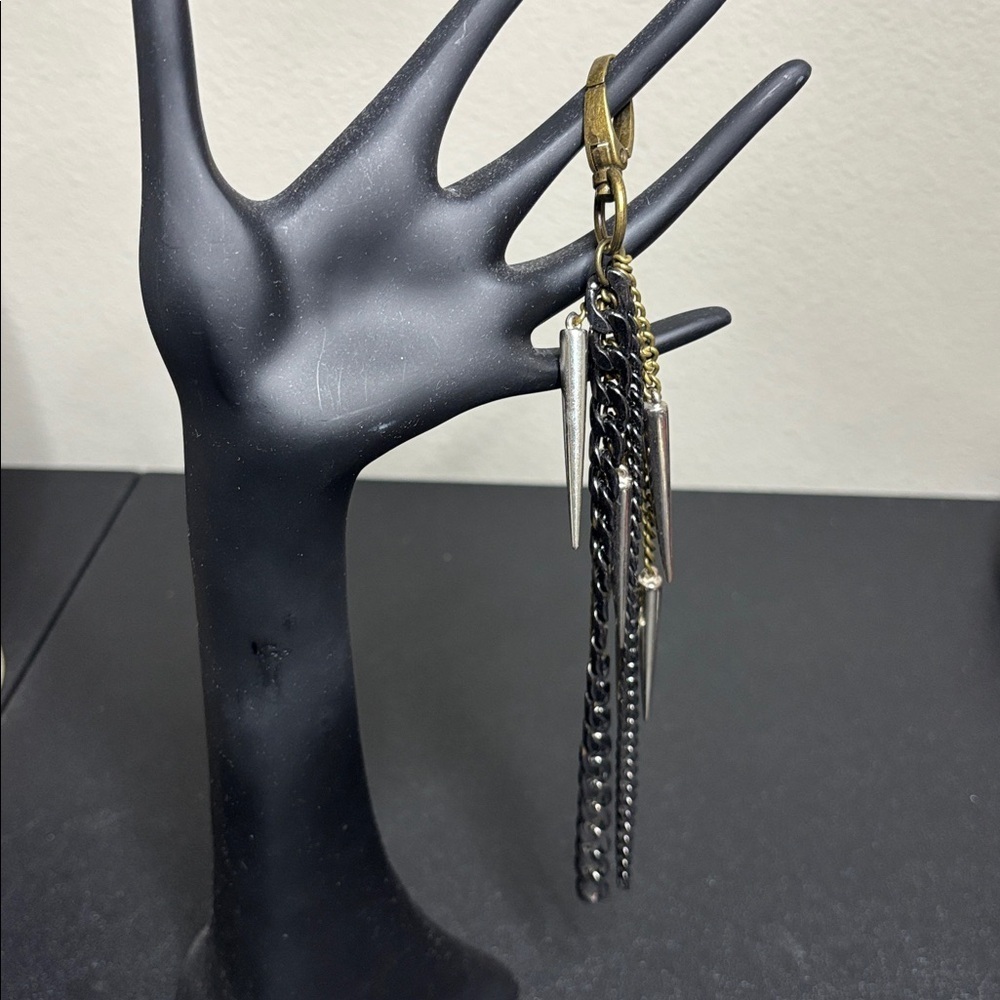 Elegant Black and Gold Chain Key Chain Bag Purse Rocker Charm